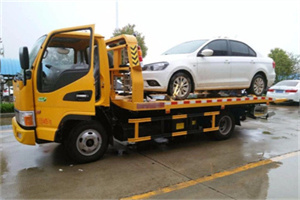 张坊附近拖车救援24小时服务热线